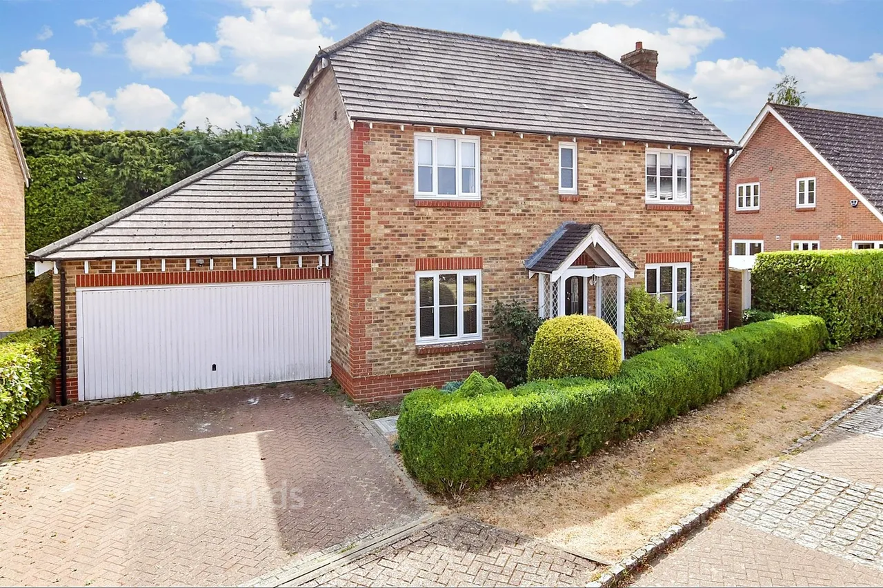4 bed house for sale, Carmans Close, Loose, ME15