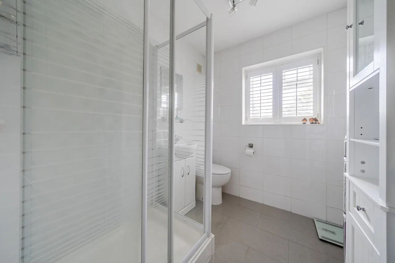 Middle Park Avenue, SE9, photo 2