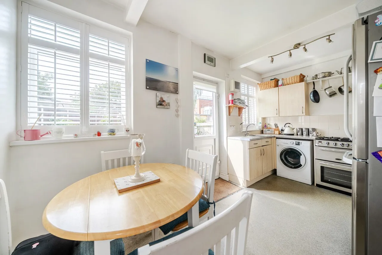Middle Park Avenue, SE9, photo 12