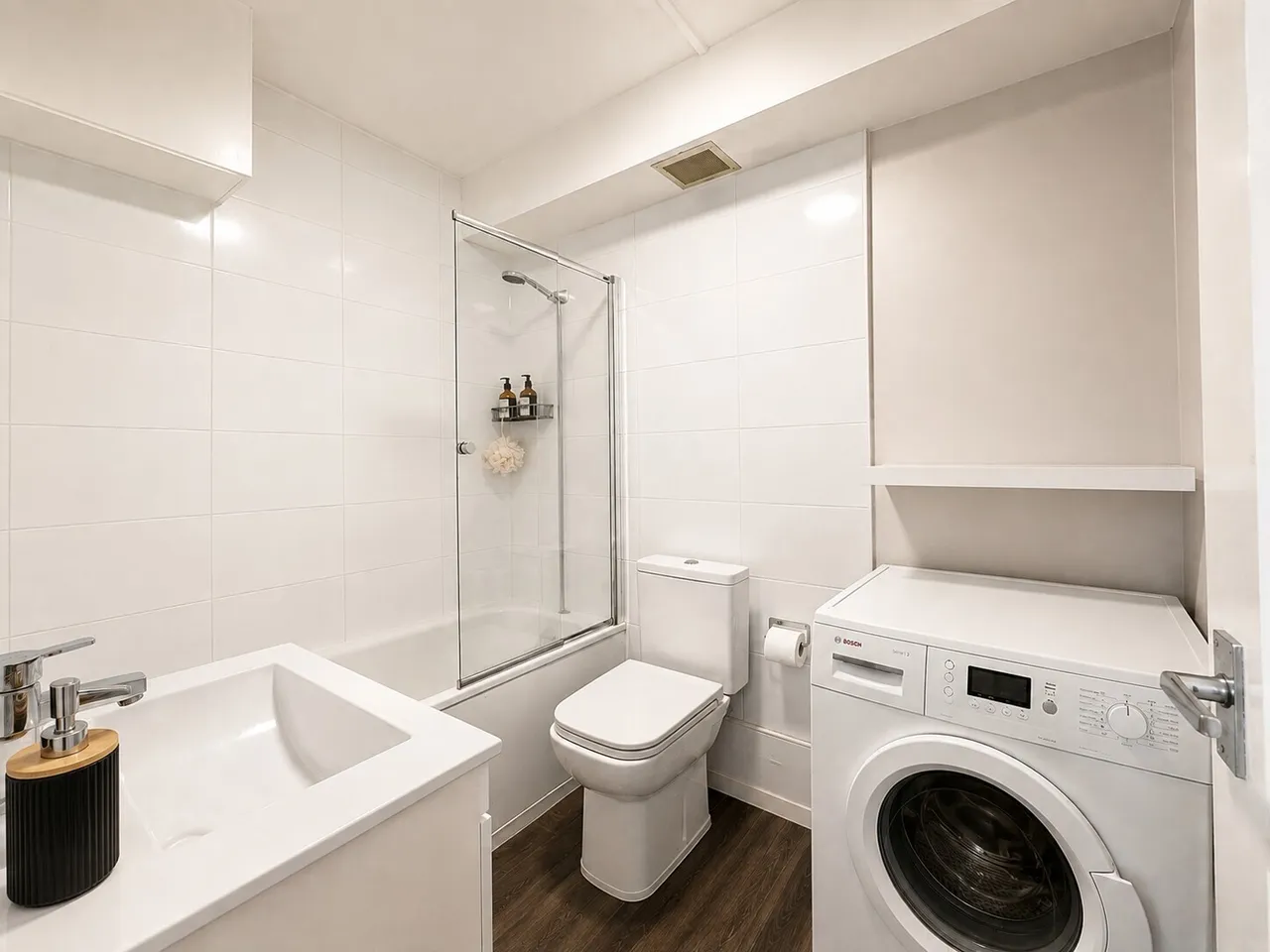 Wandsworth Road, London, SW8, photo 7