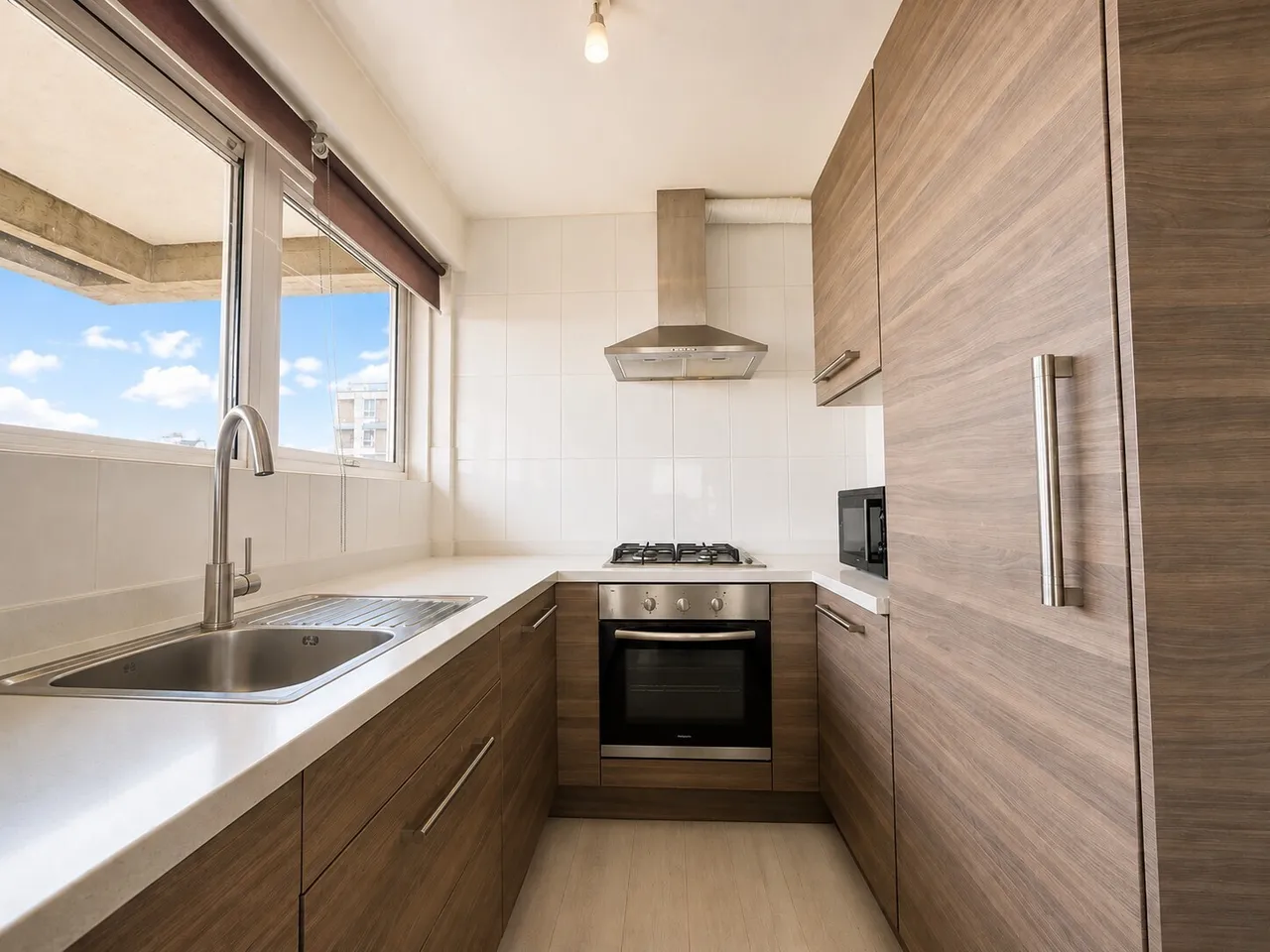 Wandsworth Road, London, SW8, photo 2