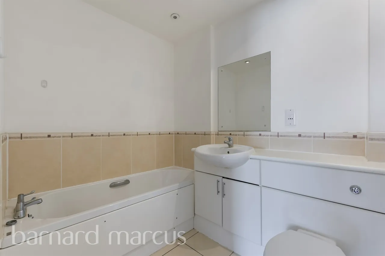 Tilley Road, Feltham, photo 8