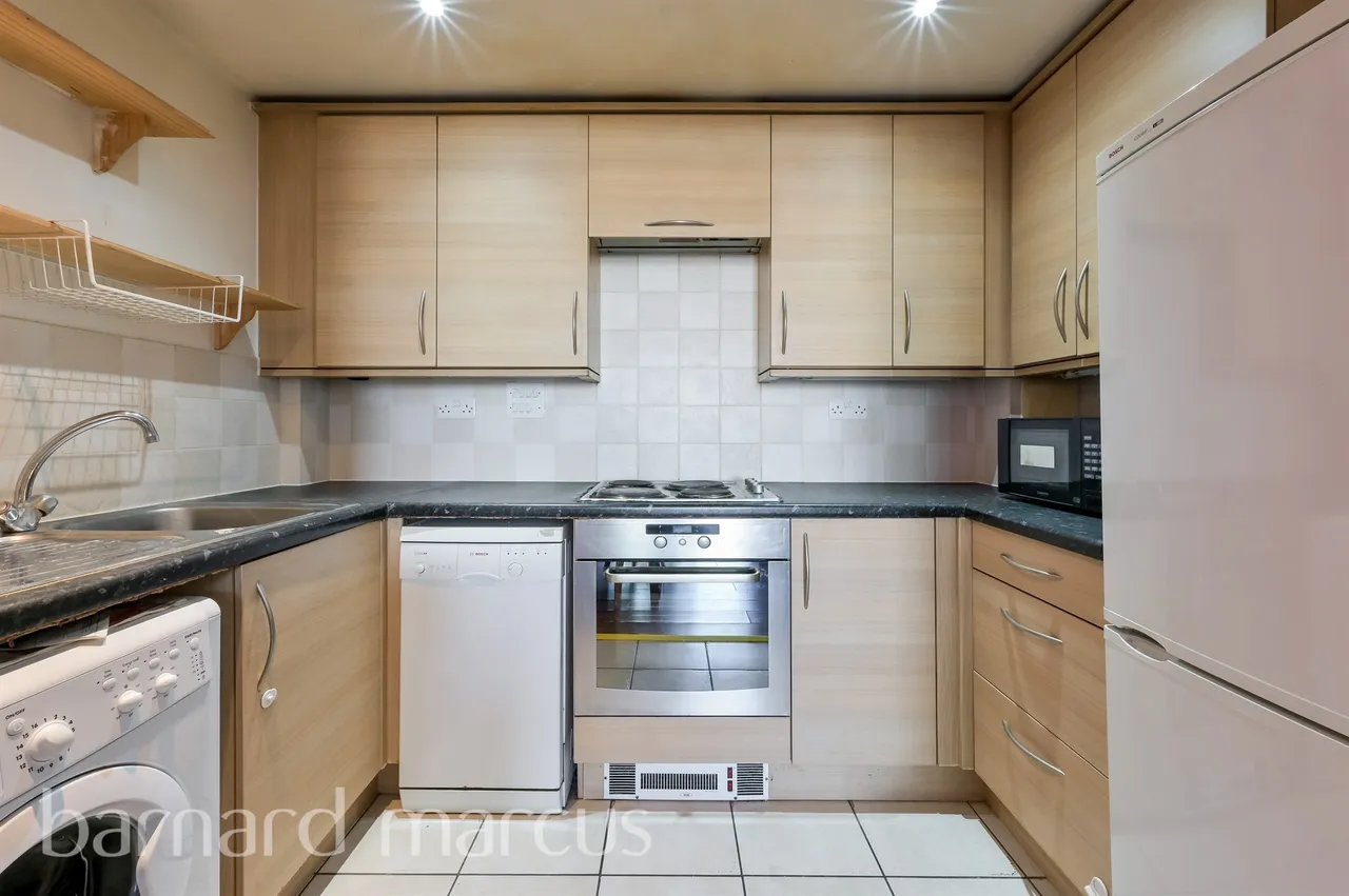 Tilley Road, Feltham, photo 3