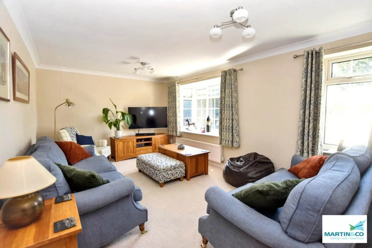 Blenheim Close, Hinckley, photo 2