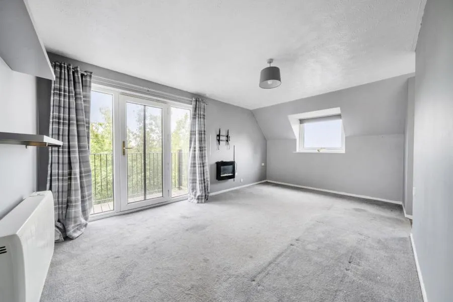 Ashridge Court, Newbury, RG14, photo 2