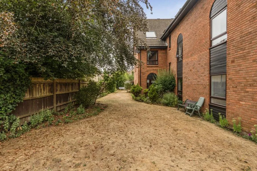Ashridge Court, Newbury, RG14, photo 18