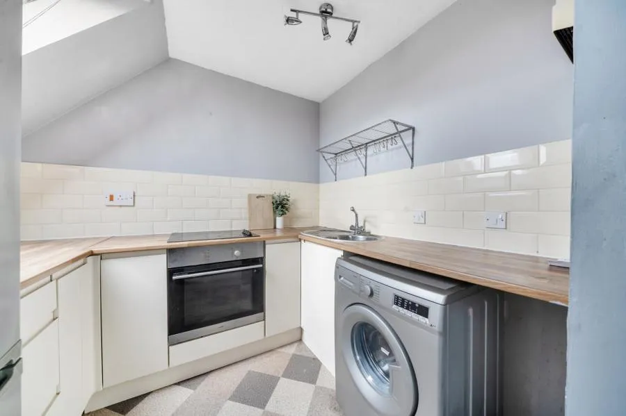 Ashridge Court, Newbury, RG14, photo 7