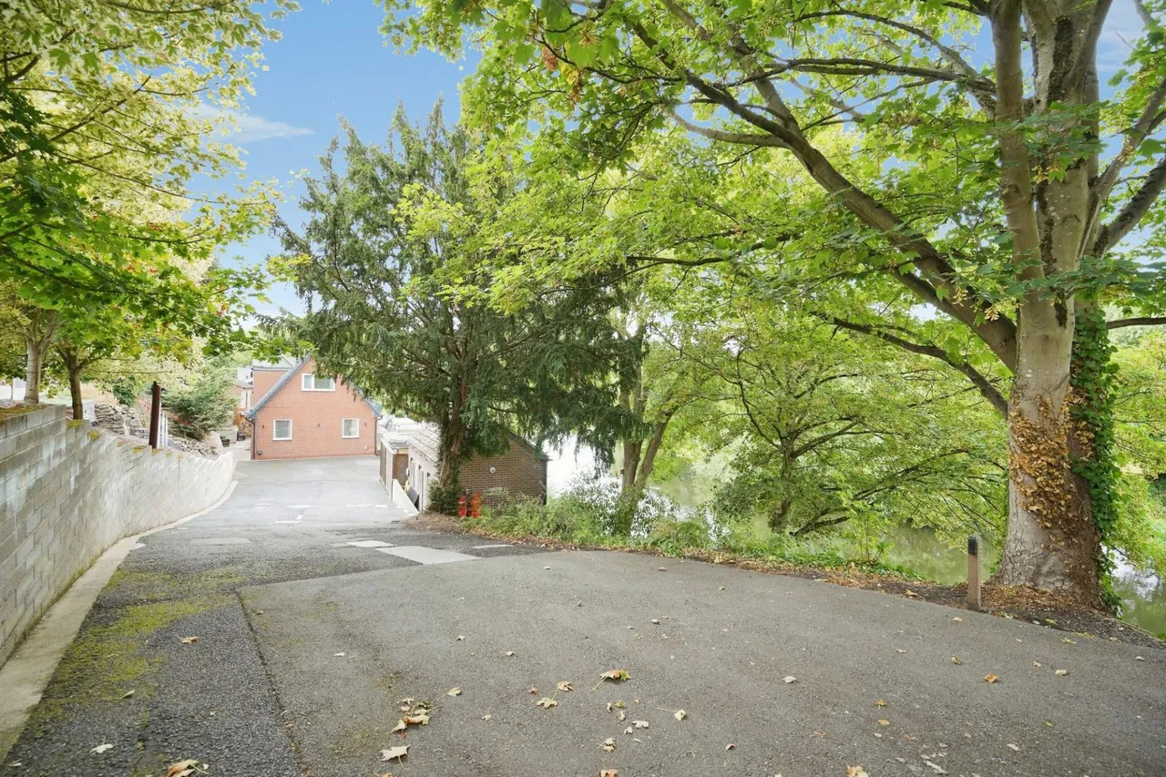 Newton Road, Burton-On-Trent, DE15, photo 48