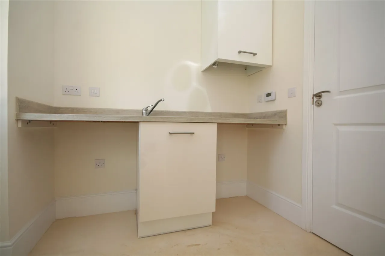 Honeysuckle Avenue, Cheltenham, GL53, photo 6