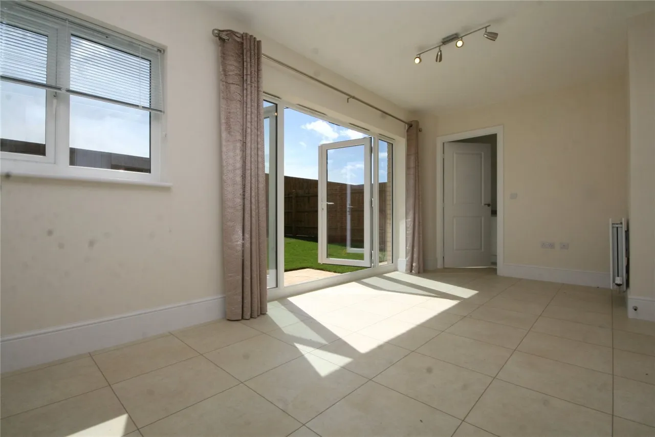 Honeysuckle Avenue, Cheltenham, GL53, photo 5