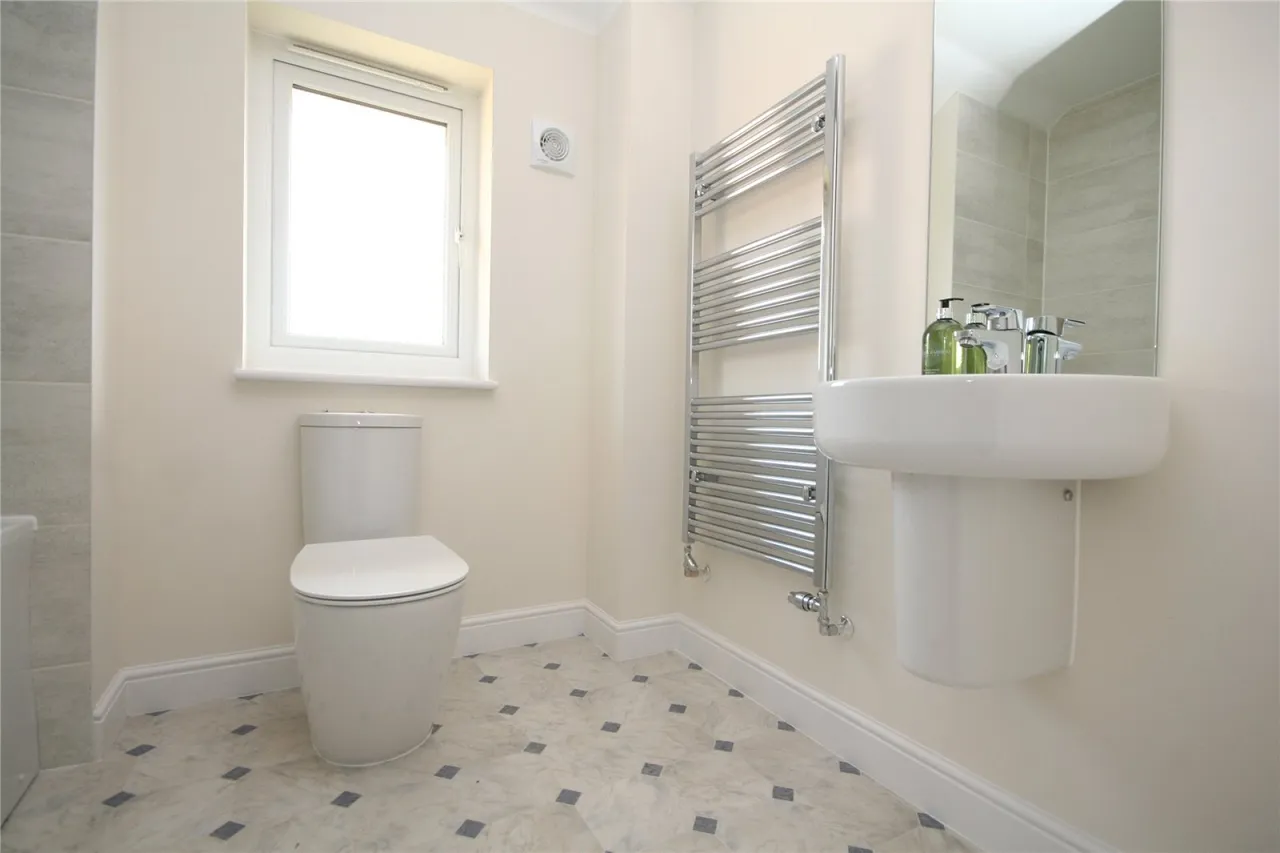 Honeysuckle Avenue, Cheltenham, GL53, photo 12