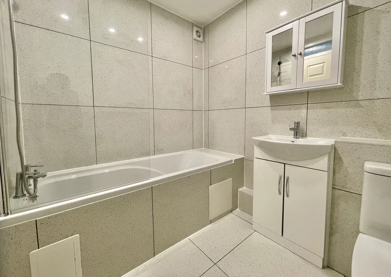 Lower Furney Close, High Wycombe, HP13, photo 5