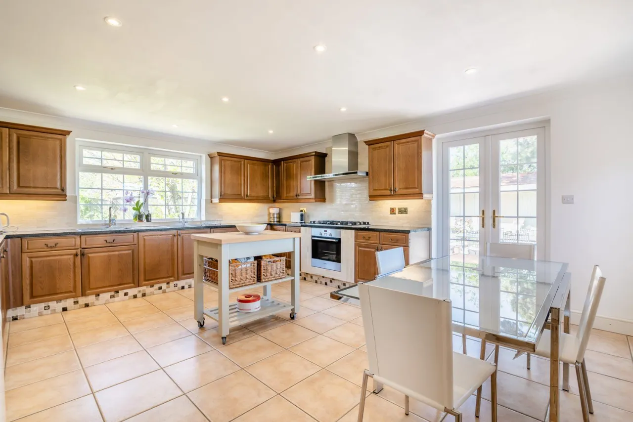 St. Marys Road, Hayling Island, Hampshire, PO11 9DB, photo 4