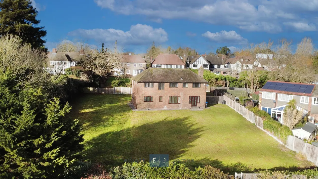 Alderton Close, Loughton, IG10, photo 2