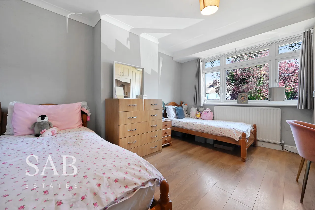 Penn Close, Greenford, UB6, photo 8