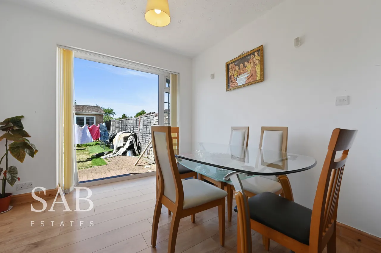 Penn Close, Greenford, UB6, photo 5