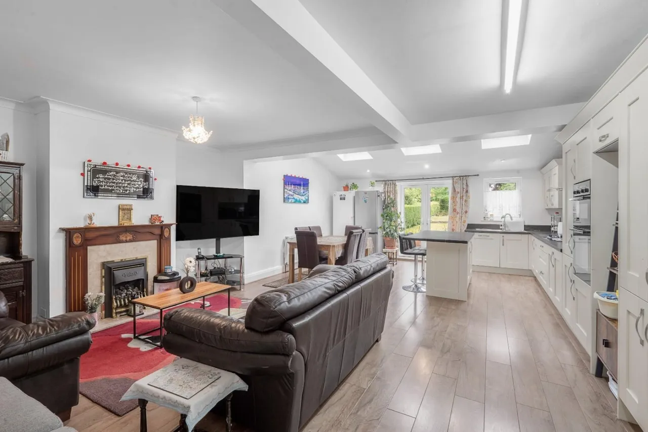 Kingswood Drive, Roundhay, Leeds, photo 2