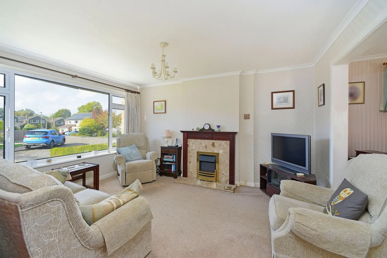 Seltops Close, Cranleigh, GU6, photo 2