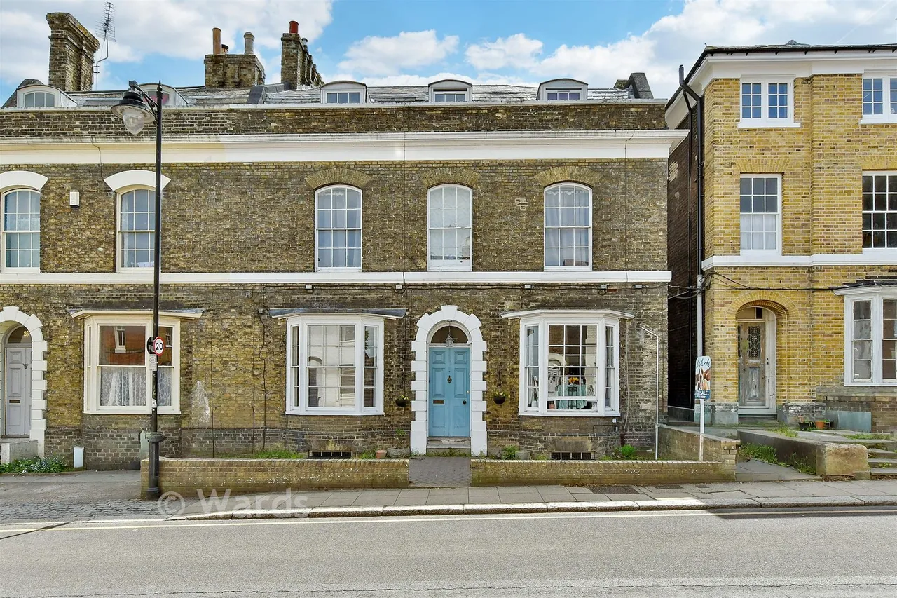 1 bed flat for sale, South Road, Faversham, ME13