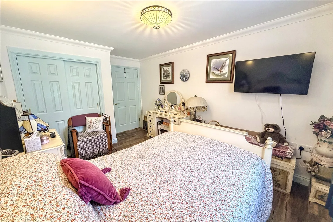Westbury, photo 9