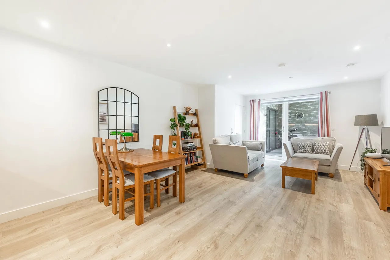 1 bed flat for sale — Flat 31, Moore House, HARROW