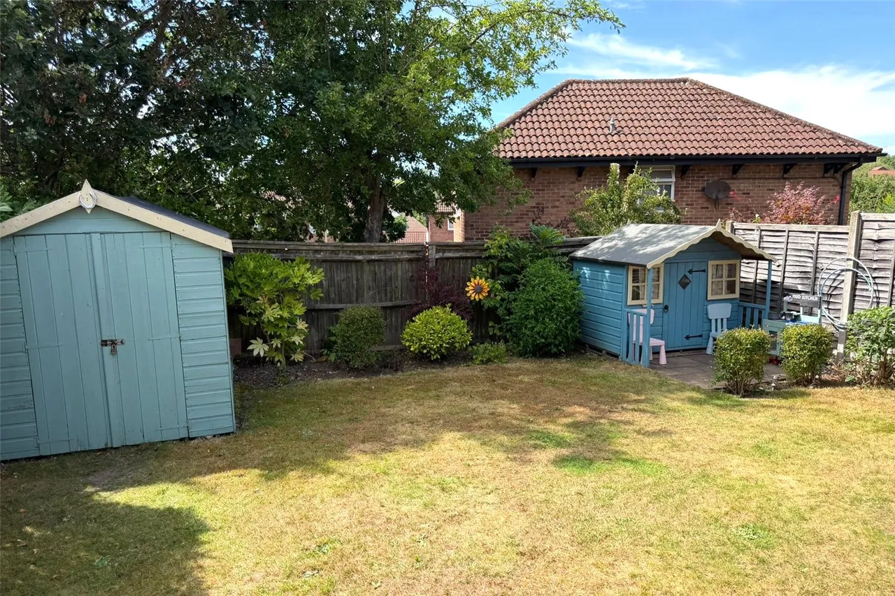 Broadley Green, Windlesham, Surrey, GU20 6AL, photo 10