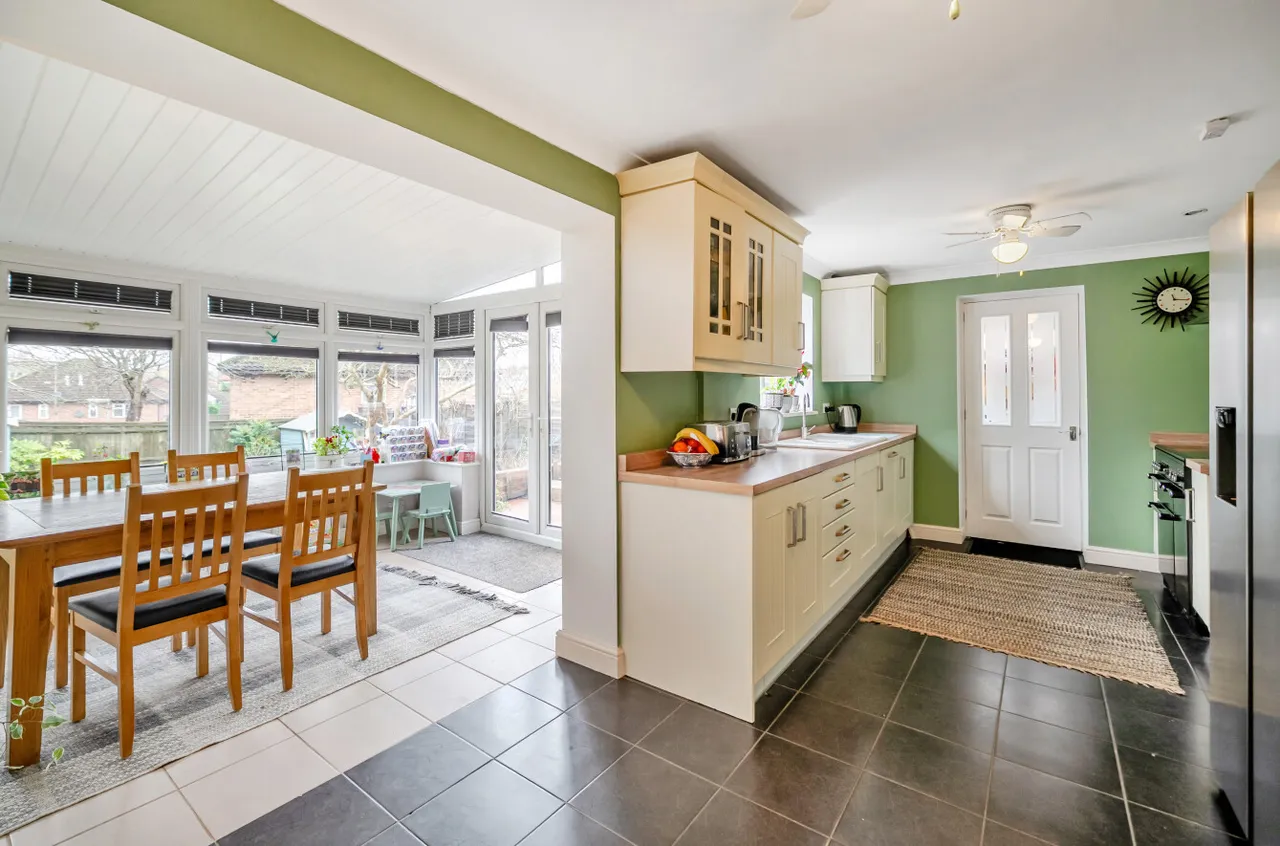 Broadley Green, Windlesham, Surrey, GU20 6AL, photo 4