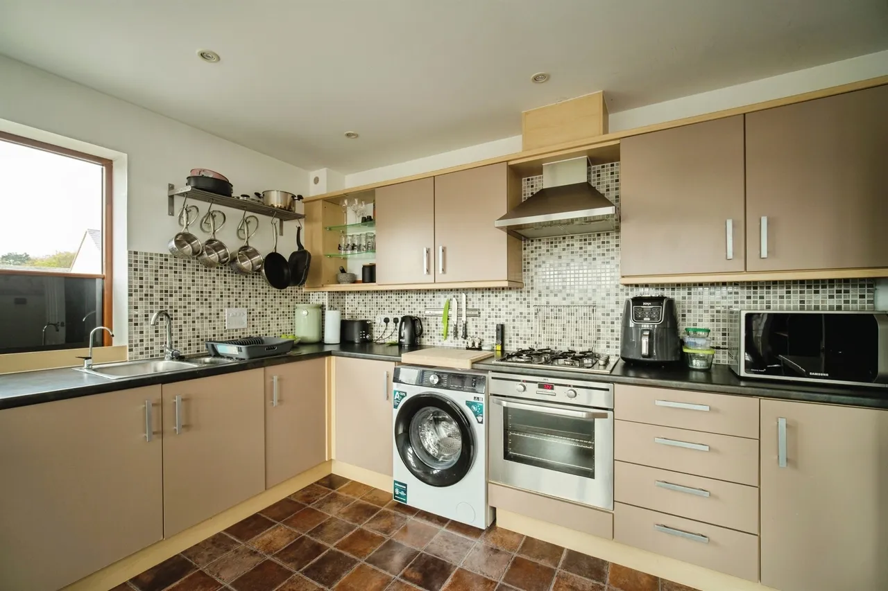 Northbrook Crescent, Basingstoke, photo 5