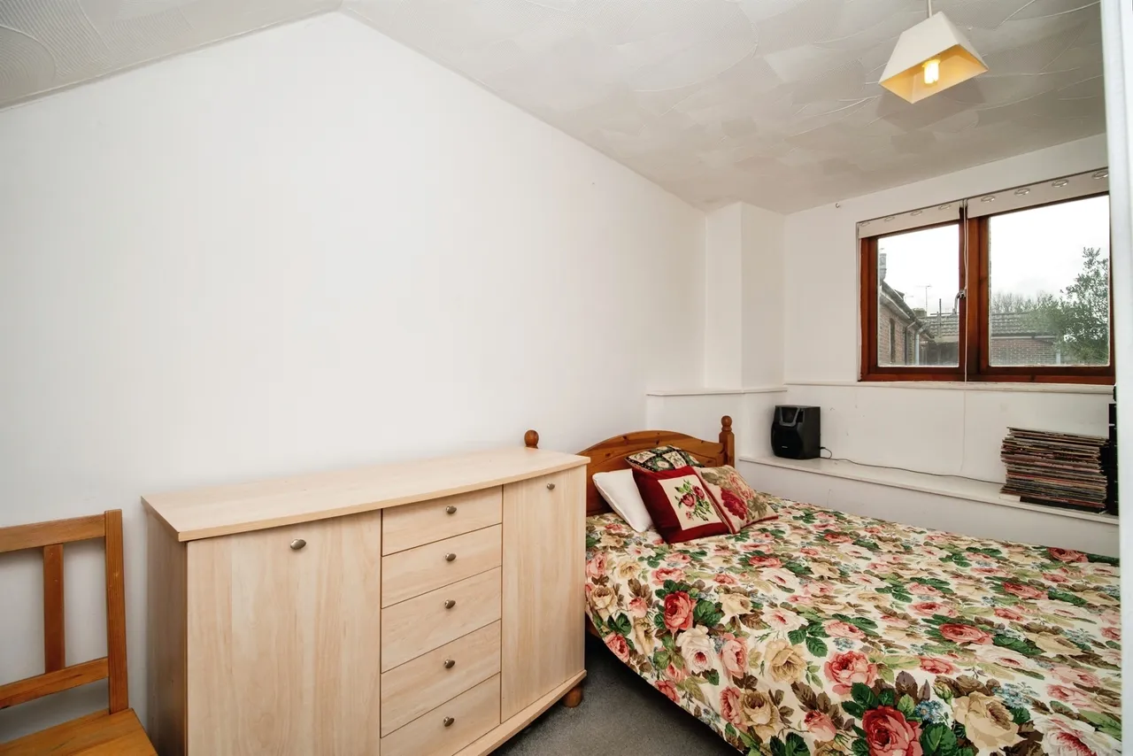 High Street, Fordington, DT1, photo 9