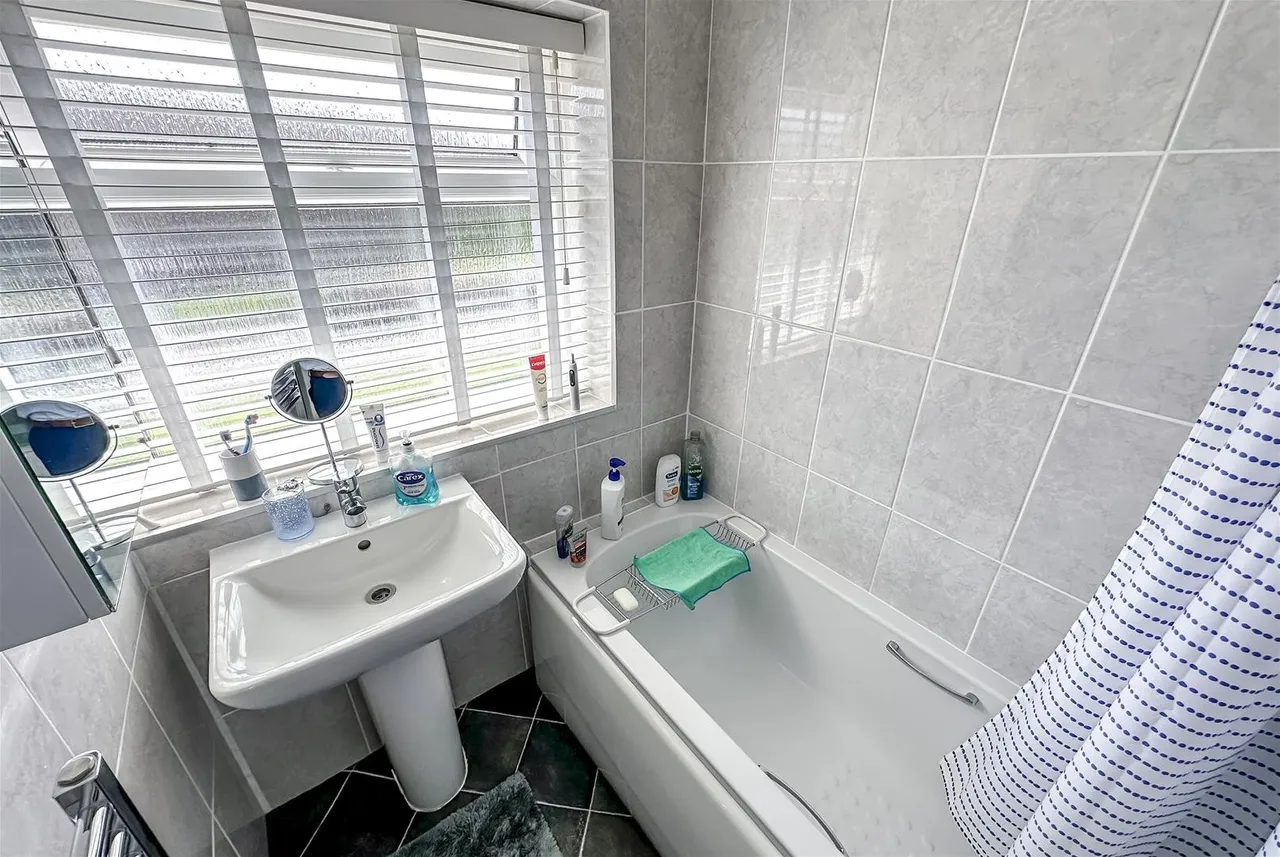 Branson Walk, Timperley, Cheshire WA15 7DT, photo 13