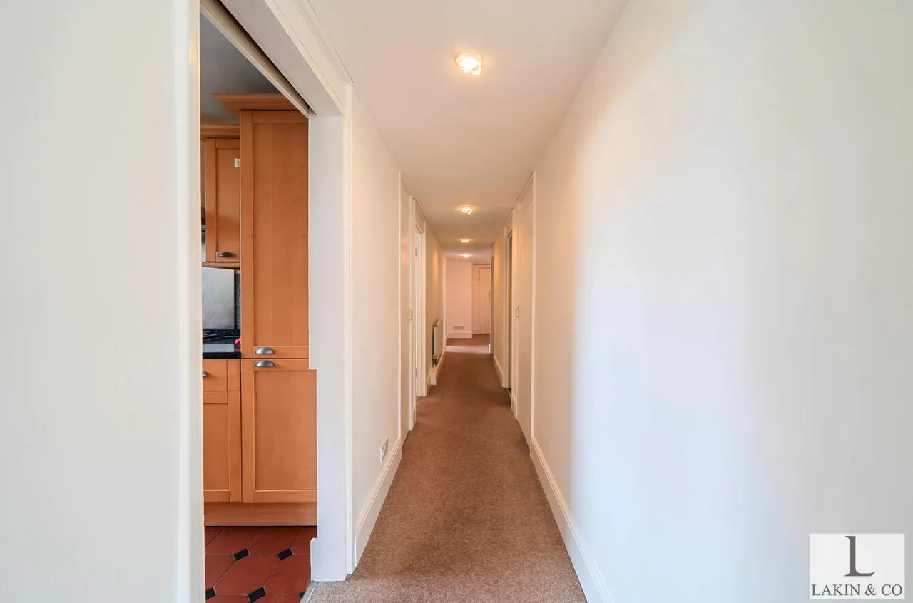 Oxford Road, Denham, UB9 4AA, photo 12