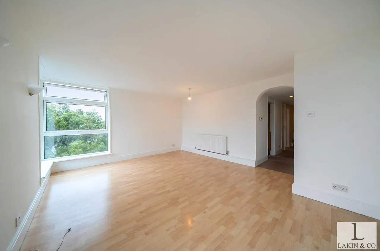 Oxford Road, Denham, UB9 4AA, photo 4