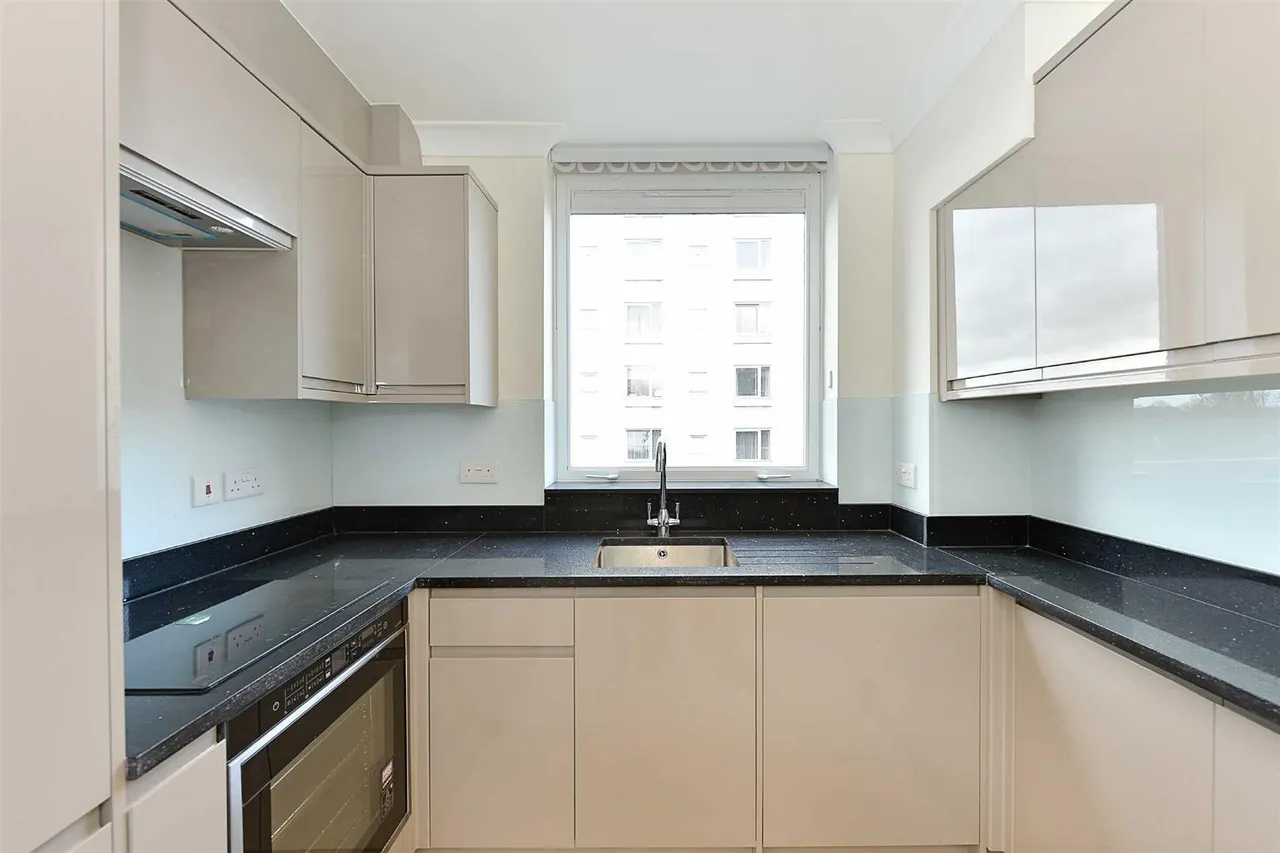 Stunning Views Over The Park, Hyde Park Towers, W2, photo 4