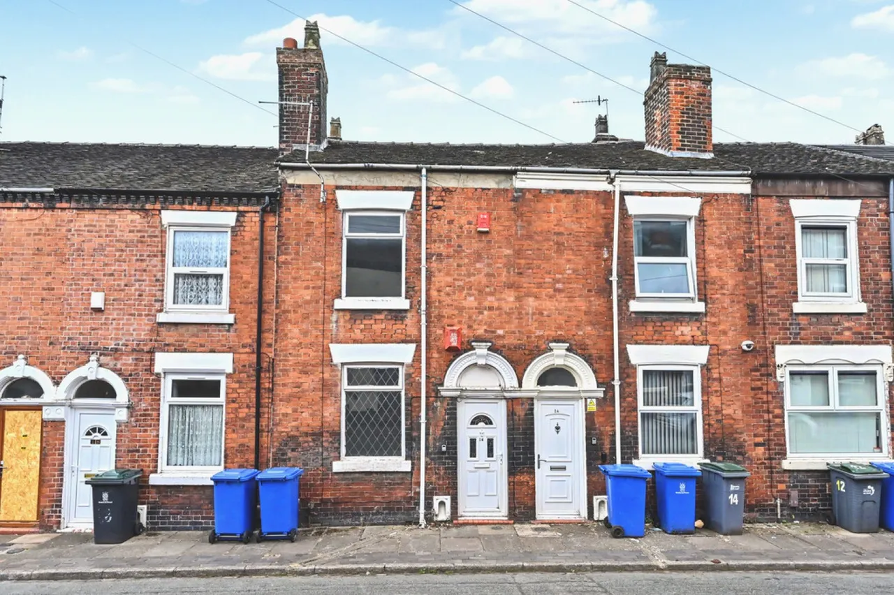 2 bed house for sale — Riley Street North, Burslem, Stoke-on-Trent