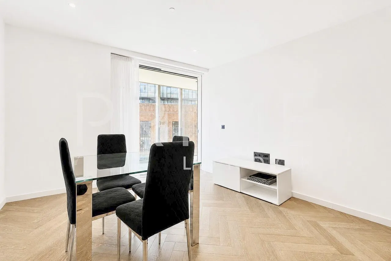 Fladgate House, Circus West, SW11, photo 5