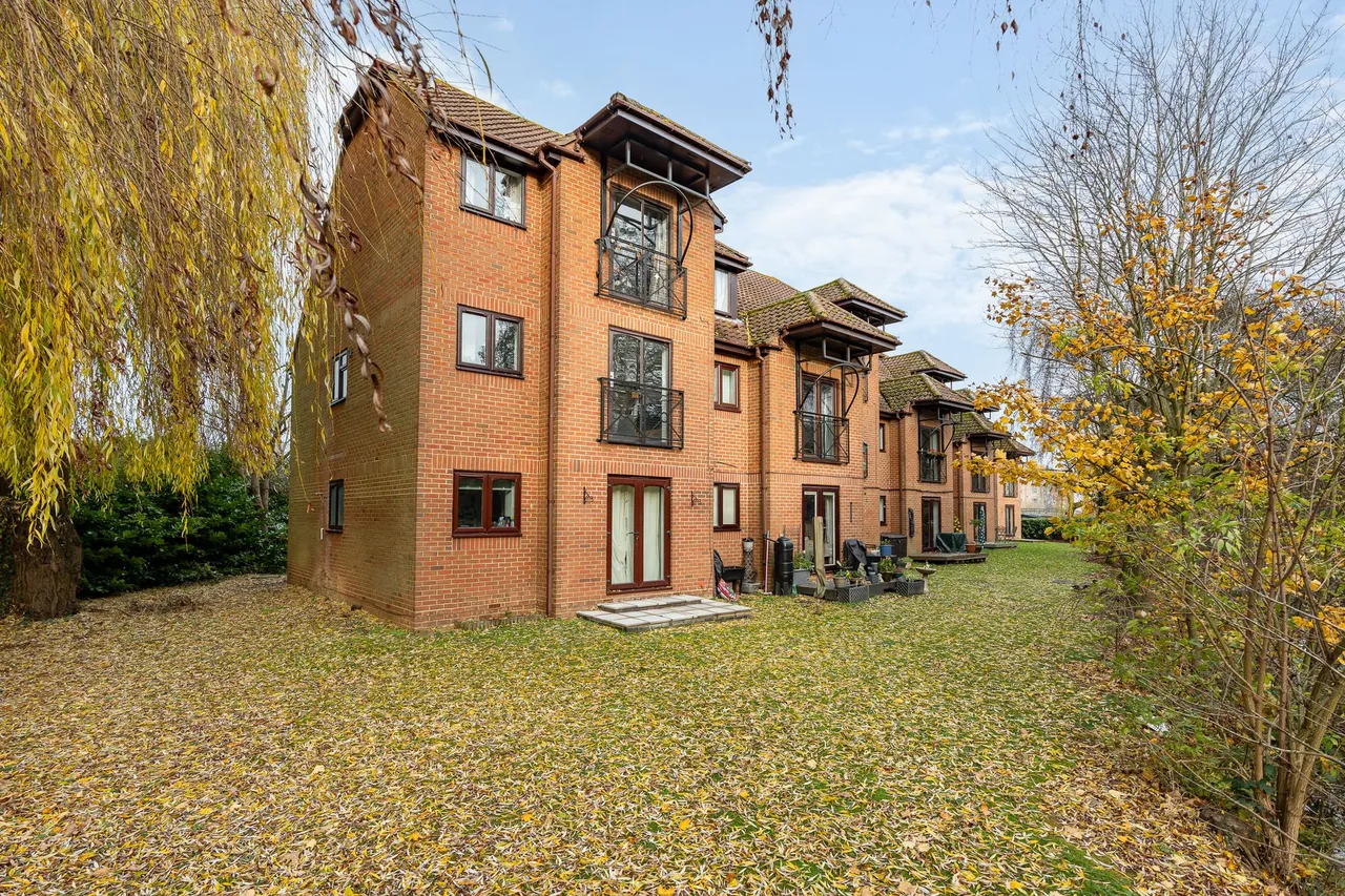 1 bed flat for sale, Millers Lane, Stanstead Abbotts, SG12