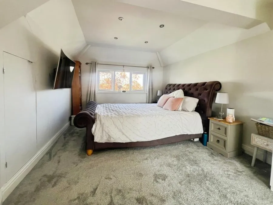 Brighton Road, Aldershot, GU12, photo 10