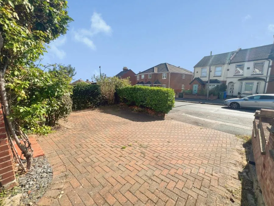Brighton Road, Aldershot, GU12, photo 23