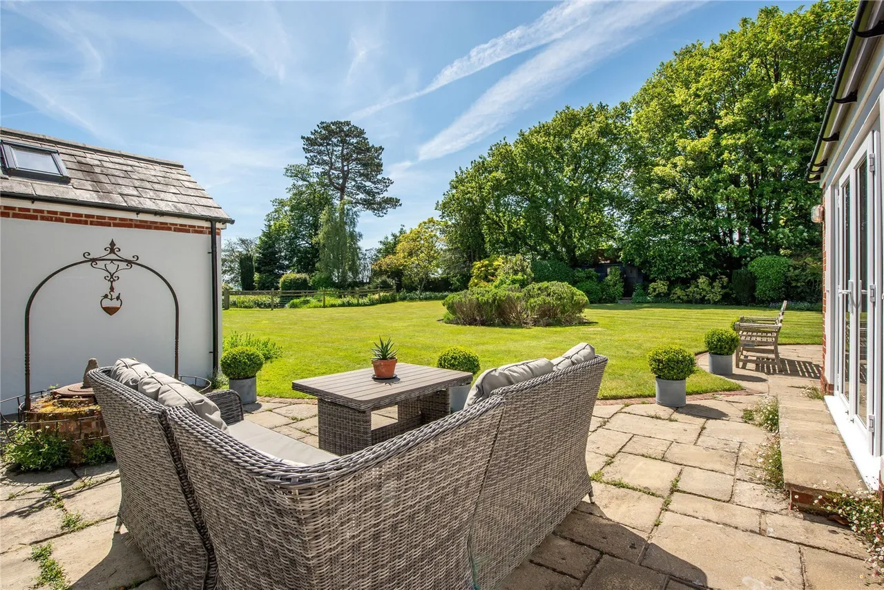 Lime Tree Cottages, Ranmore Common, RH5, photo 15