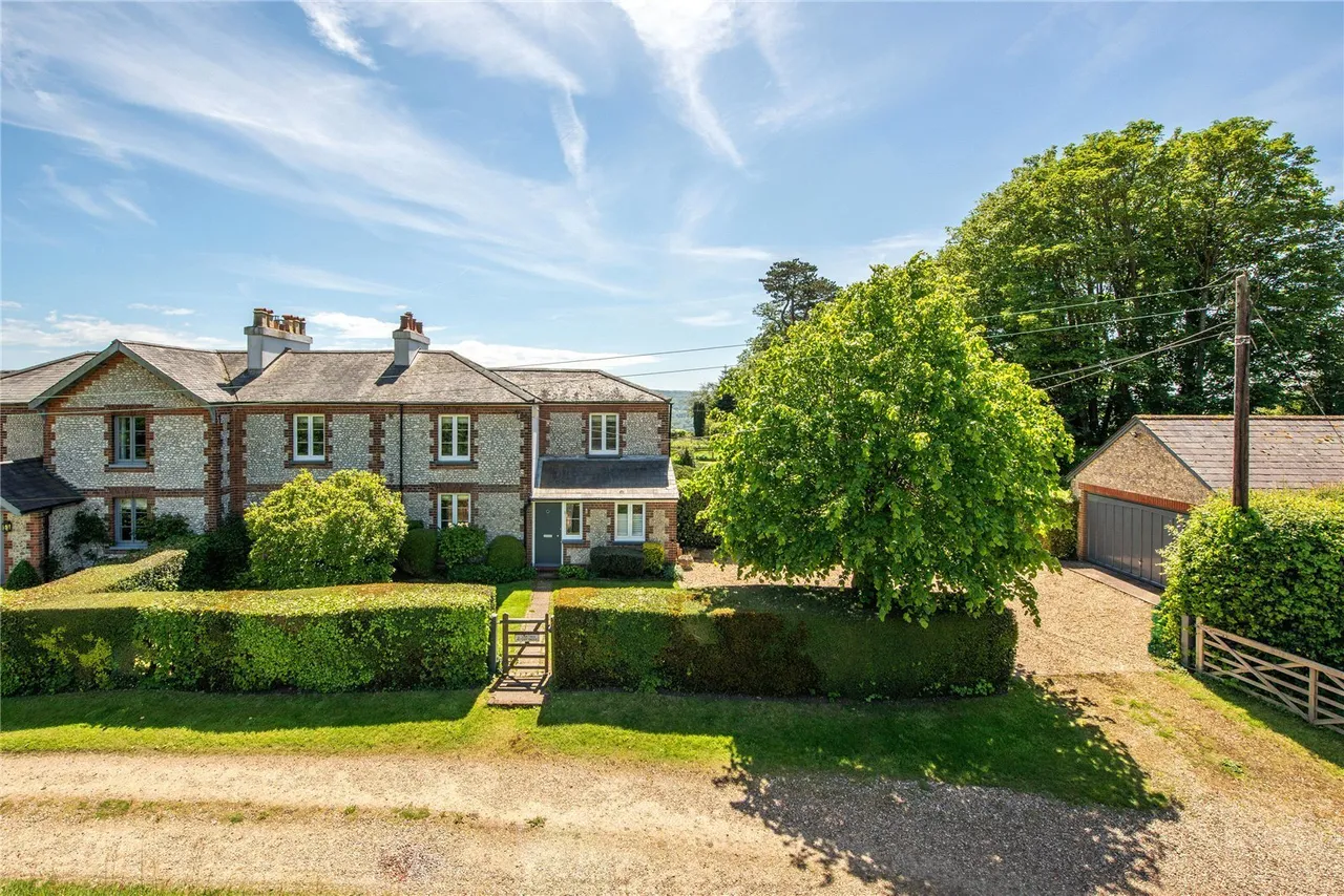Lime Tree Cottages, Ranmore Common, RH5, photo 5