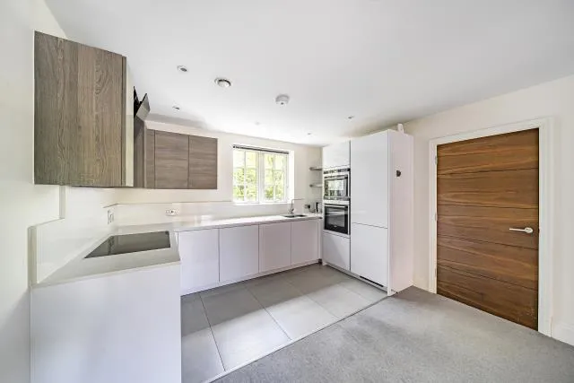 Ashridge Close, London, N3, photo 2