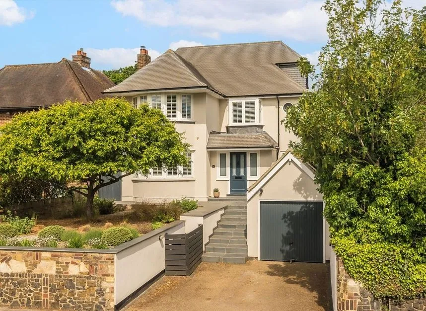 4 bed house for sale — Portsmouth Road, Thames Ditton, KT7
