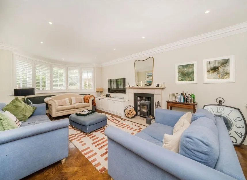 Portsmouth Road, Thames Ditton, KT7, photo 7