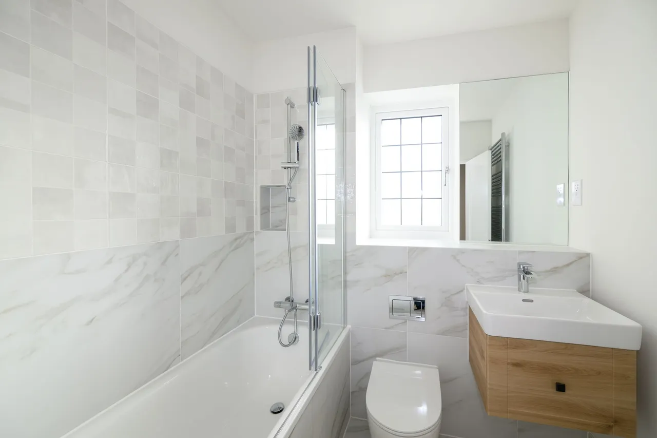 The Orchards, Leighwood Fields, GU6, photo 10