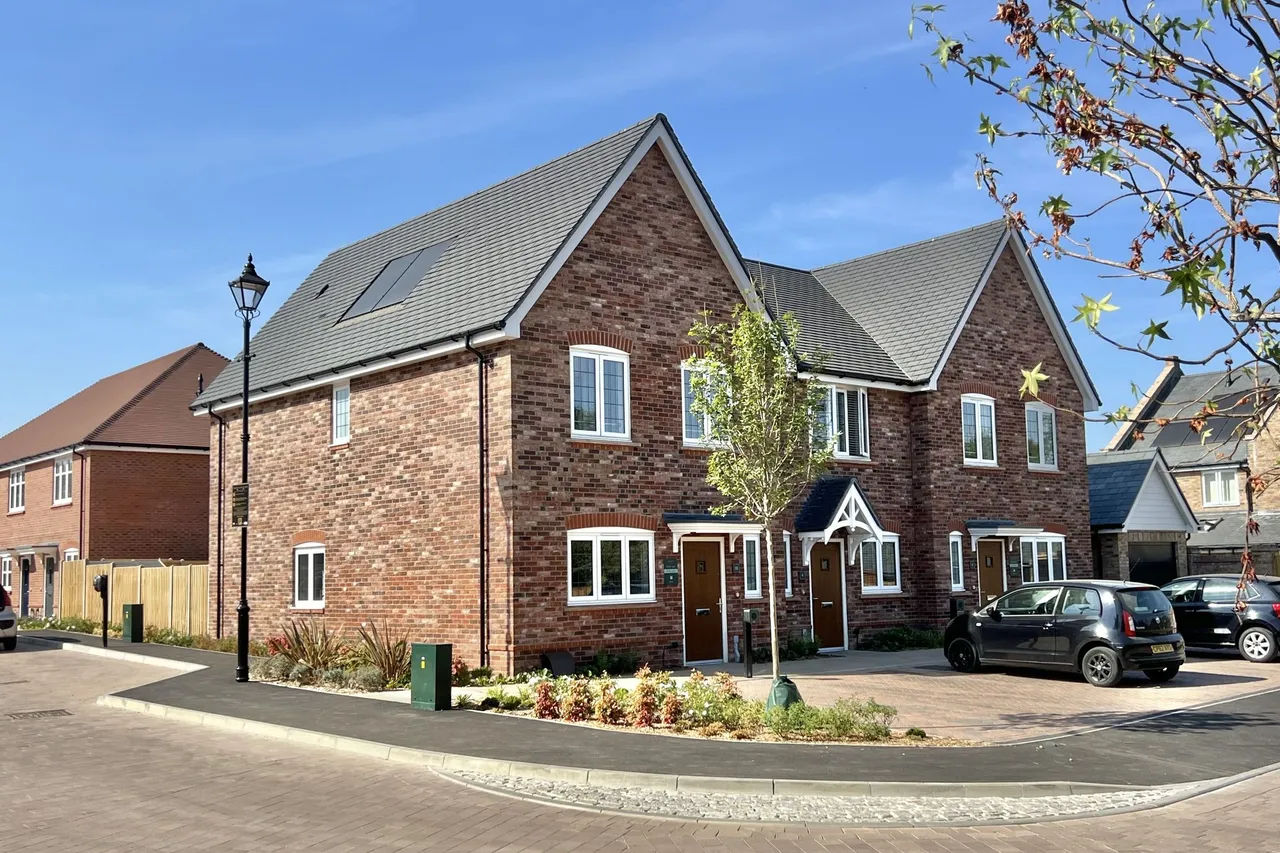 3 bed house for sale, The Orchards, Leighwood Fields, GU6