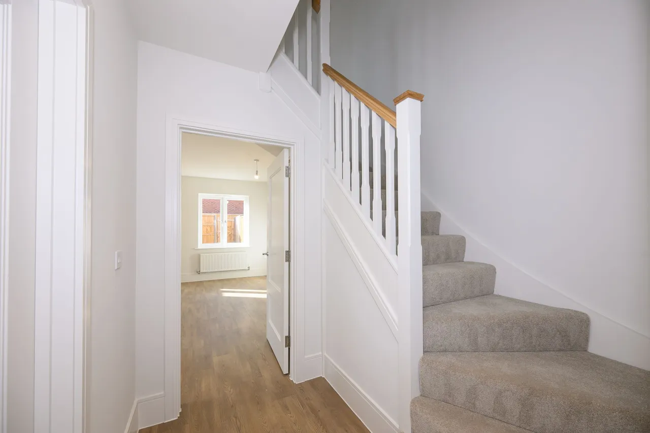 The Orchards, Leighwood Fields, GU6, photo 5