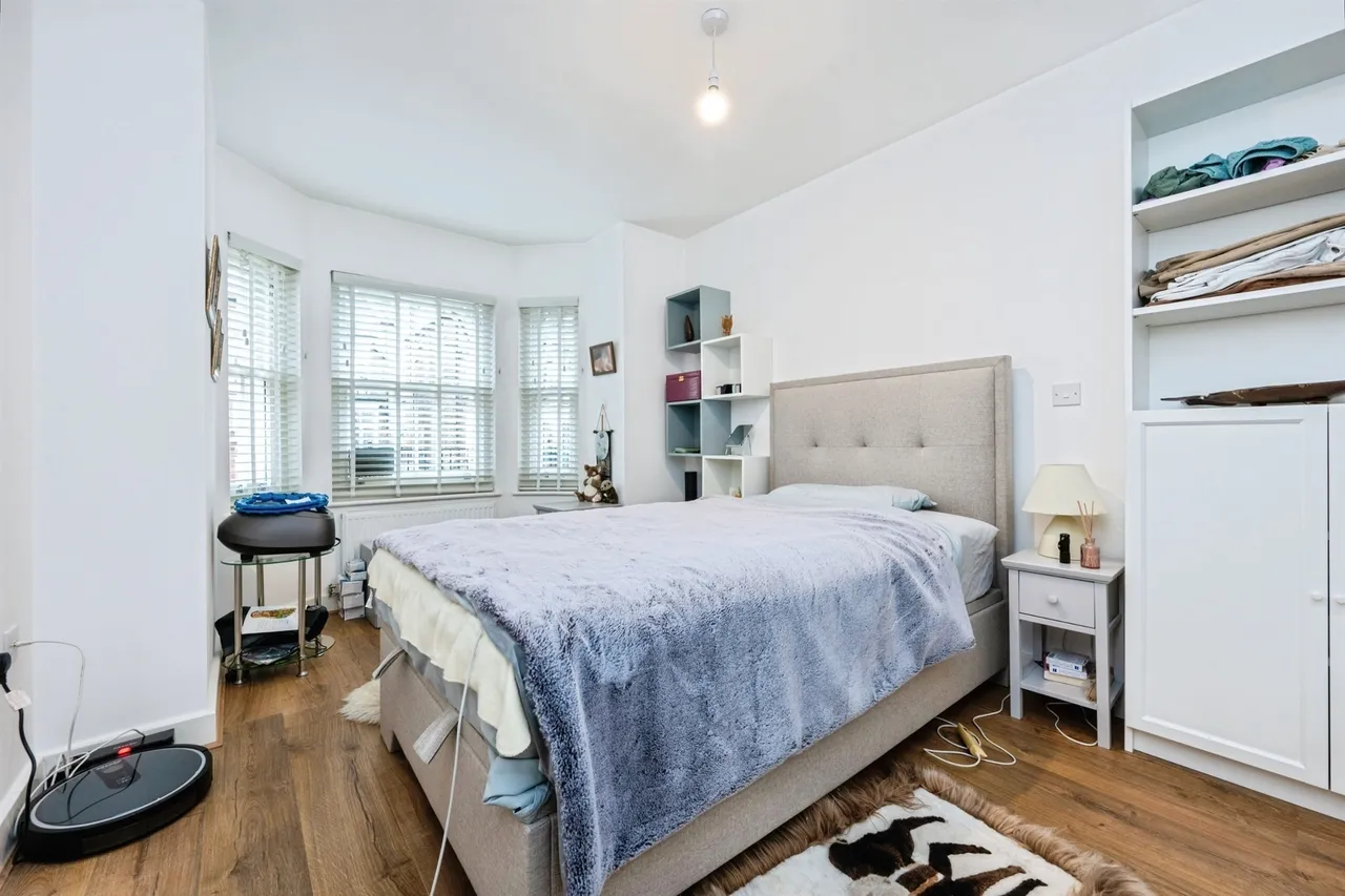 Warwick Avenue, Bedford, photo 6