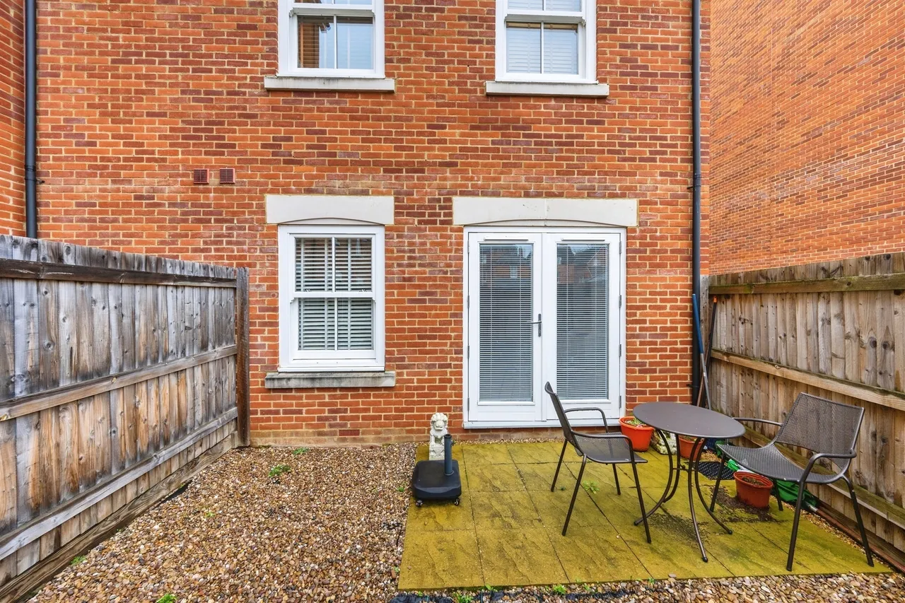 Warwick Avenue, Bedford, photo 12