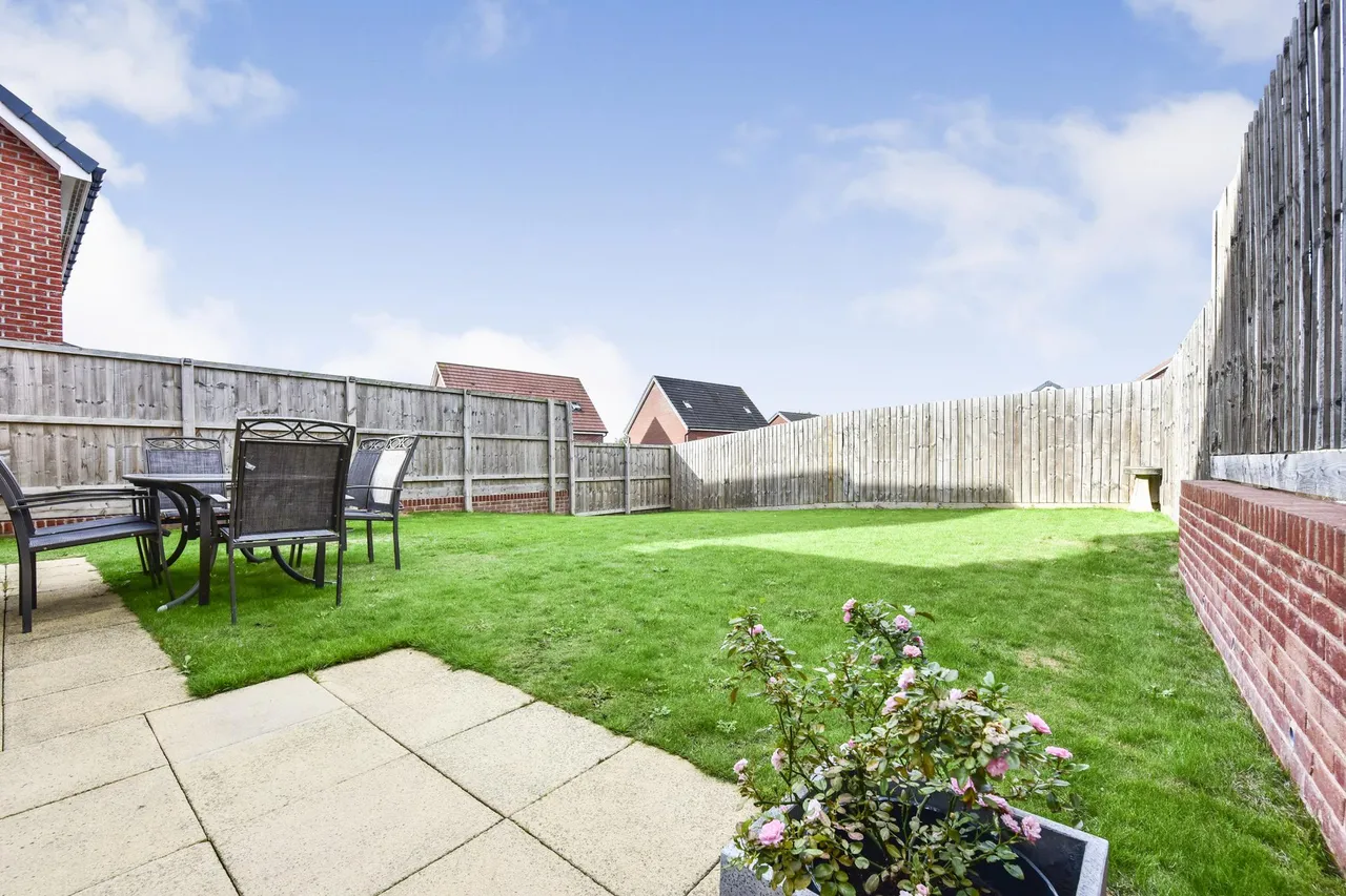 Woodlark Walk, Goldthorpe, S63, photo 24