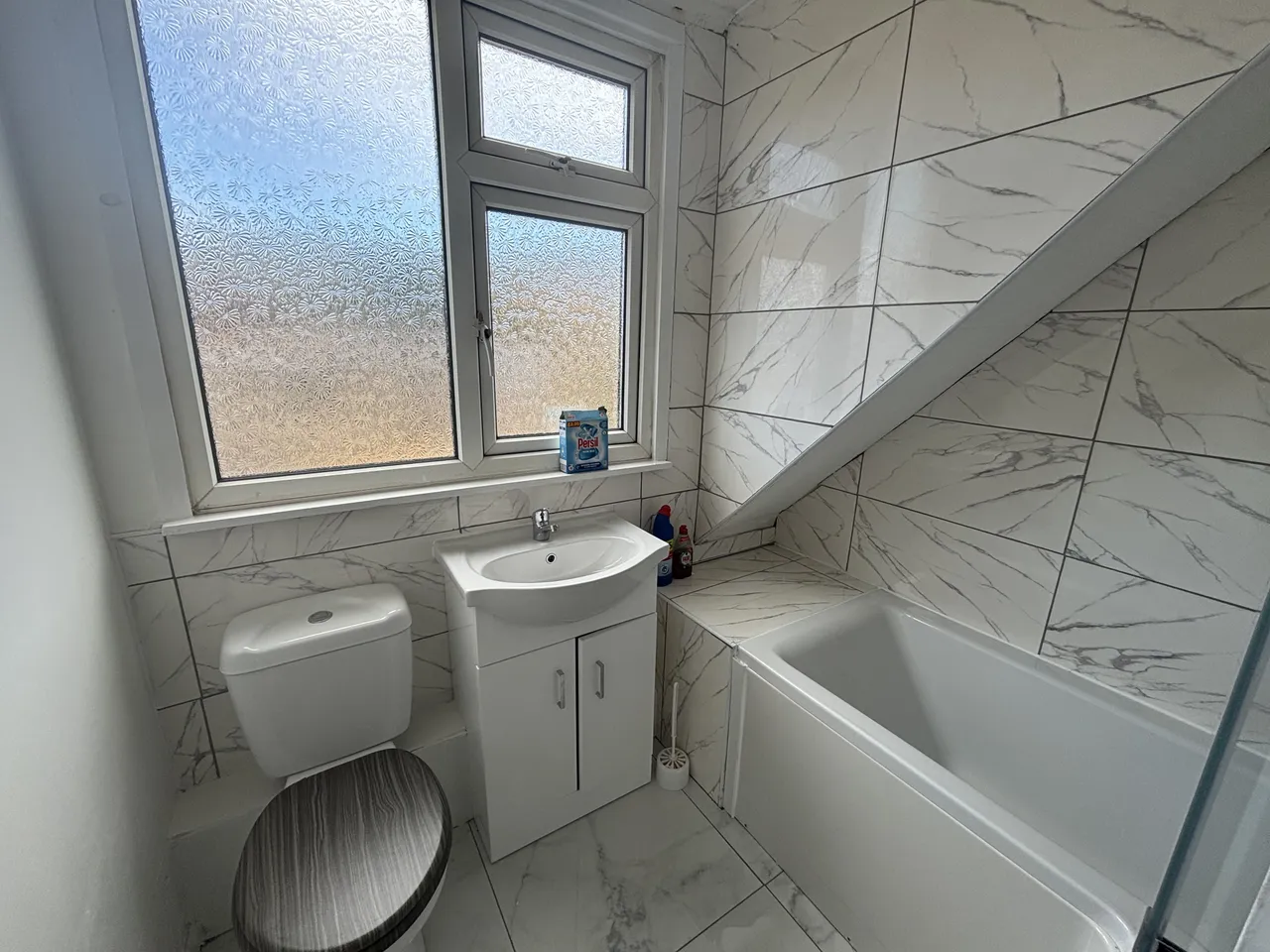 Gilbert Close, DE21, photo 9